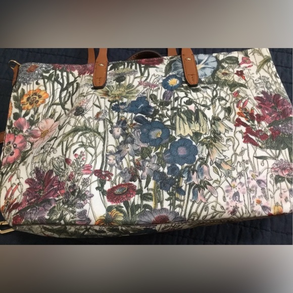 Tory Burch Kerrington Zip Floral - Picture 2 of 7